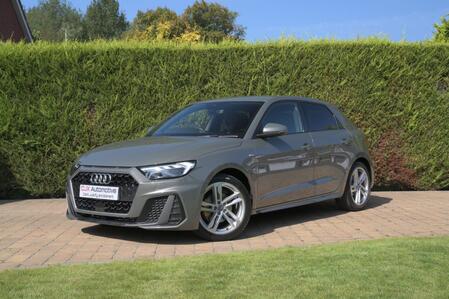 AUDI A1 1.0 TFSI 30 S line